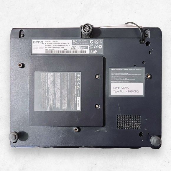 BenQ PB6200 Home/Office Theatre Projector With Power Cable NOT WORKING‎ Turns On - Picture 7 of 10